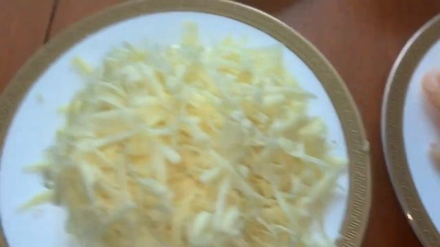 Салат с креветками, ананасом и сыром. смотреть онлайн