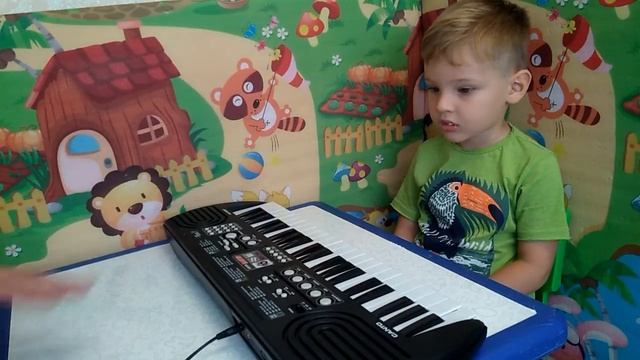 Inexpensive Children's Synthesizer Детский синтезатор