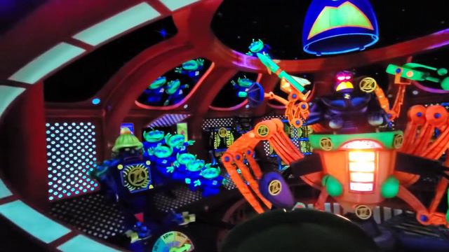 Ride with Madison - Disney Magic Kingdom - Buzz Lightyear's Space Ranger Spin смотреть онлайн