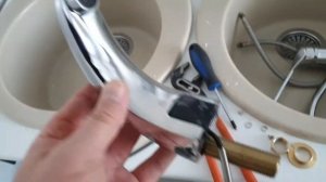 Снять мойку с герметика + поменять кран на сенсорный