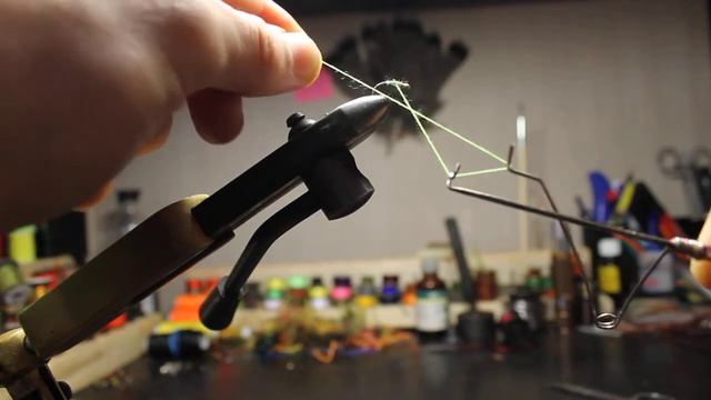 Как пользоваться узловязом?? Простой и наглядный пример.Узловяз для вязания мушек.