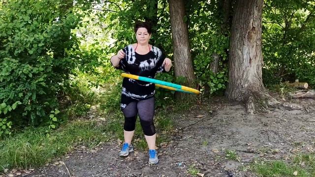 🔥Поехали к речке👍Устроили соревнования 😄Научилась крутить обруч🧘Муж дал мне его первый раз в руки. смотреть онлайн