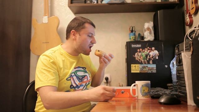 DUNKIN' DONUTS - Вкусные пончики и отвратительный горячий шоколад смотреть онлайн