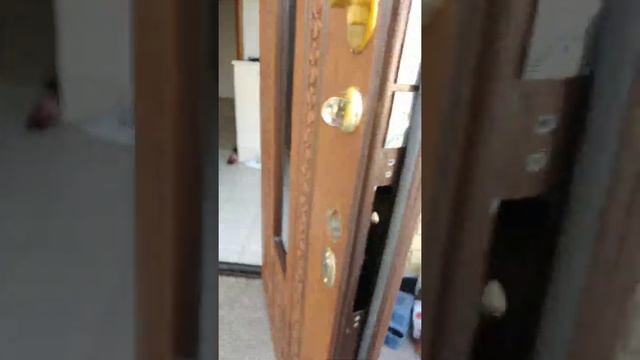 Замена замка Kale во входной железной двери. Установка ручек. Турбомастер Тюмень смотреть онлайн