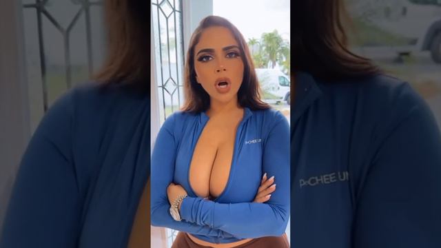 #Shorts модель Колумбия смотреть онлайн