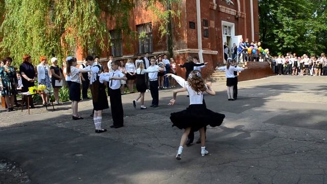 Школьный блюз (Майфат Назар и Науменко Дарья) смотреть онлайн