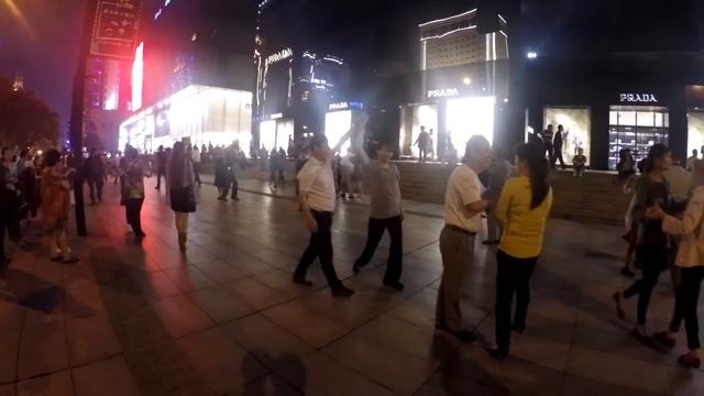 Массовые танцы на улицах Китая | Chinese Street Dancing