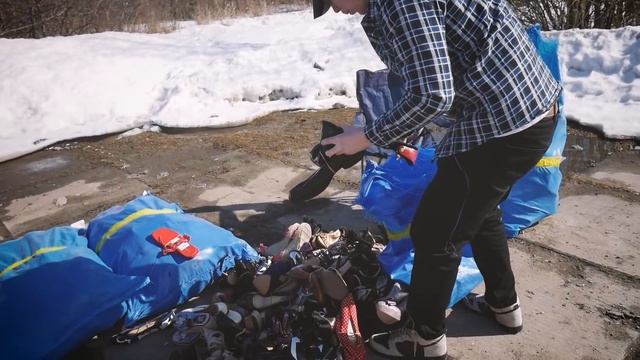 КУПИЛ 100 КГ ОБУВИ В СЕКОНД ХЕНД / ЧТО ПОПАДЕТСЯ В МЕШКЕ С ОБУВЬЮ смотреть онлайн