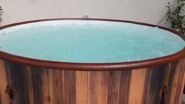 Lay-Z-Spa Helsinki AirJet Review смотреть онлайн