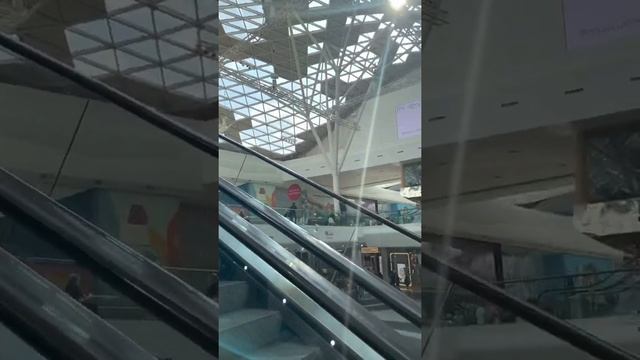 Visit Westfield shopping center London Uk смотреть онлайн