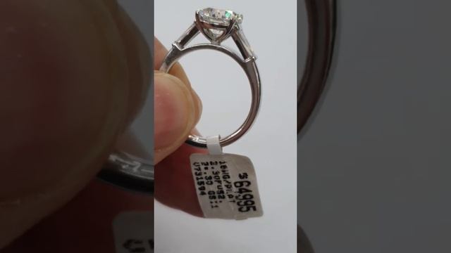 Solitaire diamond ring with tapered baguette shoulders. Classic style. This one is 2.30ct F VS2 GIA смотреть онлайн