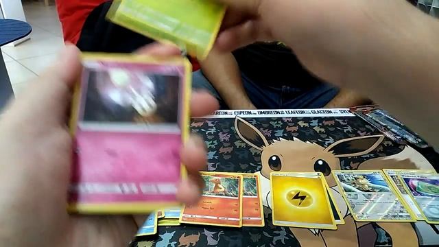 Unpaking Necrozma GX Elite Trainer box / Распаковка элитного тренер бокса с Некрозмой. смотреть онлайн