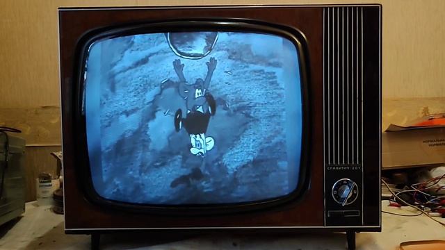 Унифицированный ламповый телевизор (УЛТ-47) "Славутич-201" в работе. 1972 год , СССР. смотреть онлайн