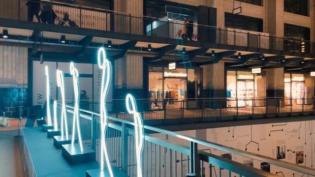 London Night Walk - The Light Festival At Battersea Power Station - 4K HDR 60FPS