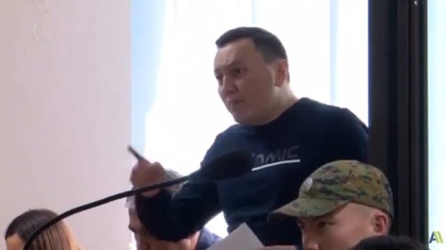 «Ушул жерге үч президент тең келсин! Атамбаев, Жээнбеков,Жапаров. Үчөөнөн сурайм! » смотреть онлайн