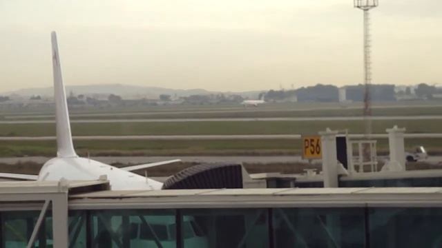 Tunisair smooth Landing Tunis Airport смотреть онлайн