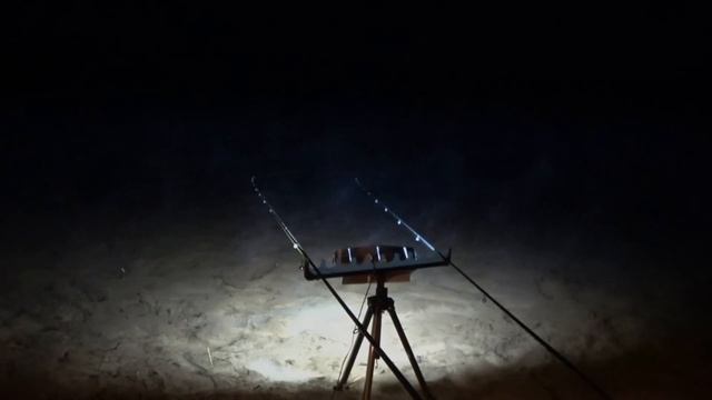 КАРАСЬ КЛЮЁТ, СПАТЬ НЕ ДАЁТ! РЫБАЛКА НА КАРАСЁВОМ ОЗЕРЕ, А В ЭТОМ МЕСТЕ ОН КЛЮЁТ НА УДОЧКУ, НА ХЛЕБ смотреть онлайн