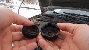 Лада Калина. Клапан  крышки расширительного бачка.