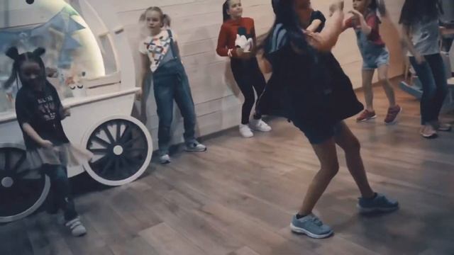 Dance team заРЯЖАнные смотреть онлайн