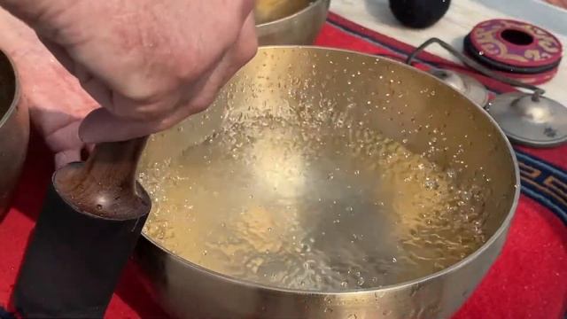 Поющая ЧАША с которой УТРЕННЯЯ МЕДИТАЦИЯ, УТРЕННЯЯ ЙОГА и МАССАЖ СПИНЫ станут НАМНОГО ЭФФЕКТИВНЕЙ смотреть онлайн