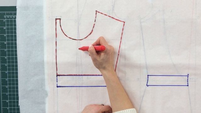 Как сшить купальник с отрезной чашкой и отделкой по контуру Часть1 Моделирование слитного купальник смотреть онлайн
