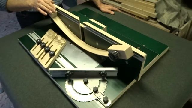 Универсальный мобильный мини стол для циркулярки и фрезера смотреть онлайн