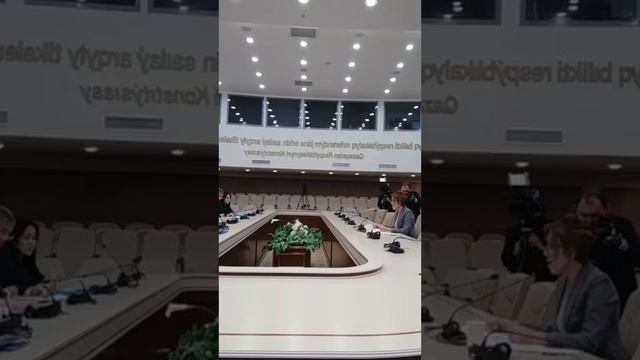 Подача документов Балли Мажец кандидата в президенты Казахстана в ЦИК. ЦИК принял документы. смотреть онлайн