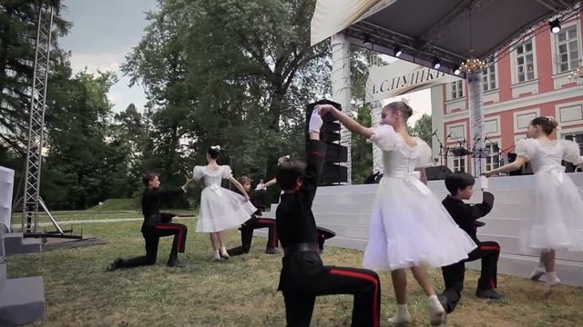 Праздование 215-летия со дня рождения А.С.Пушкина в Вяземах смотреть онлайн