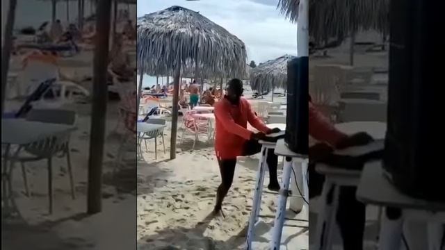 На Кубе русским особенно рады. Так местные жители желают нашим согражданам доброго утра.?? смотреть онлайн