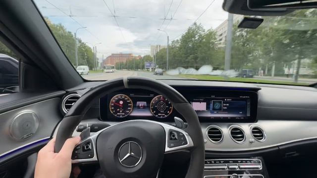 Между нами тает лед - Грибы. в Mercedes E63S AMG в Питере. За рулем. смотреть онлайн