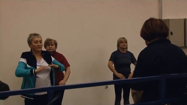 В Армавире более 10 лет пенсионеры увлекаются гимнастикой Цигун смотреть онлайн