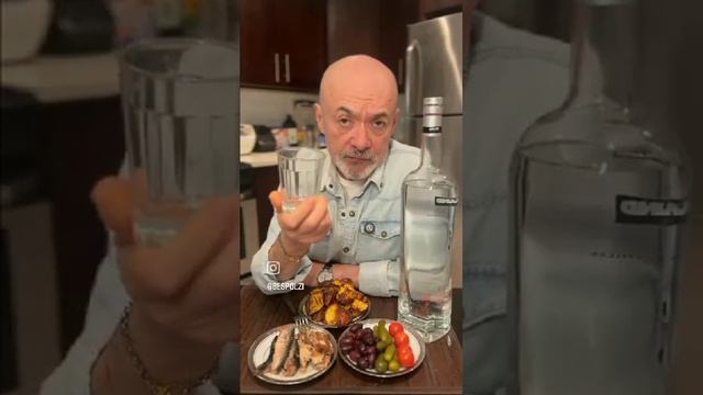 @ Гранёный стакан ( бухарик). История создания. Канал "Бесполезные знания". Мастер Зи. смотреть онлайн