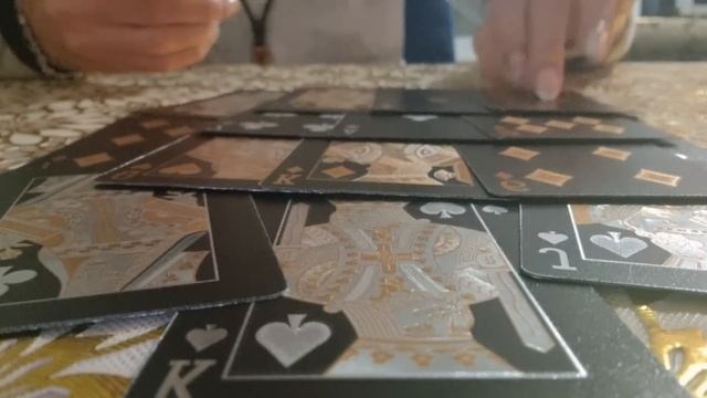 Что он думает о вас в данную минуту!!!!!! Крестовый король? и Червовая дама?????????? смотреть онлайн