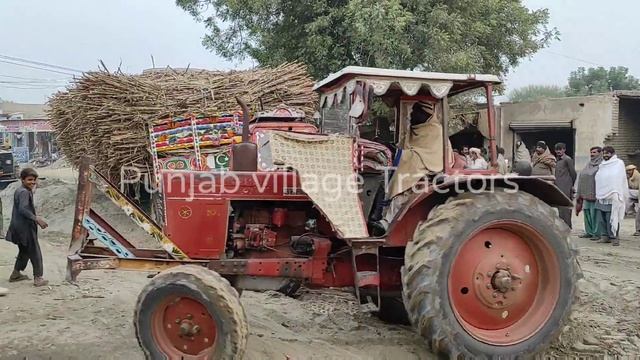 Tractor fail on the road under construction | Belarus 510 & MTz50 Tractors pulling up trailer смотреть онлайн