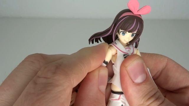 Figma - Kizuna AI Review смотреть онлайн