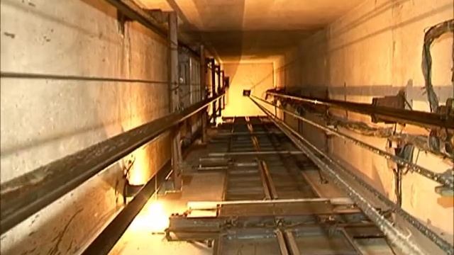 Почему ломается лифт