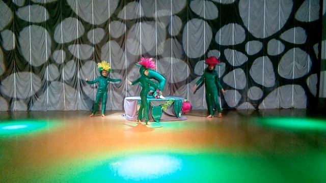 акробатический танец "Сказочные цветы" смотреть онлайн