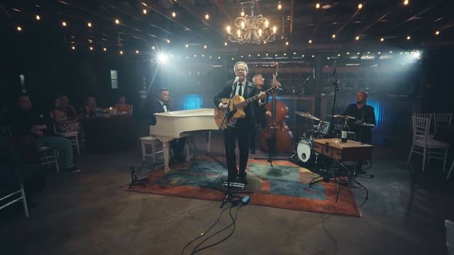 INVITADOS by Gilberto Ferrer / Pedro Castillo. смотреть онлайн