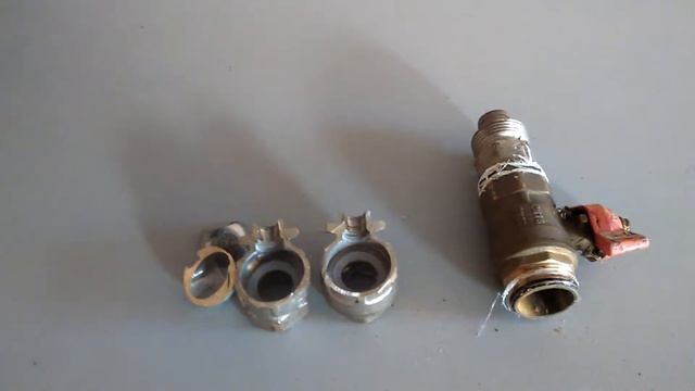 Почему зимой лопаются шаровые водопроводные краны.BALL VALVE WILL NOT BURST IN WINTER.LIFE HACK смотреть онлайн