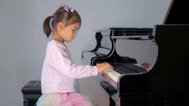 Ponchielli - Dance of the Hours смотреть онлайн