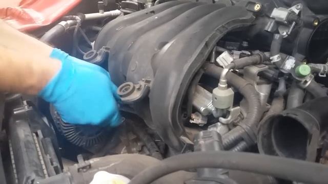2008 Nissan Versa coil pack and spark plug change pt 4 смотреть онлайн
