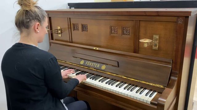 August Förster 135 piano смотреть онлайн