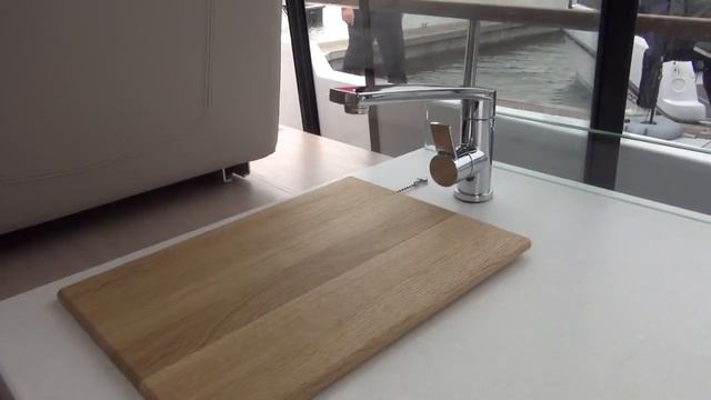 Морской круизный финский катер Aquador 35 AQ для прогулок на воде | Yachts Expert