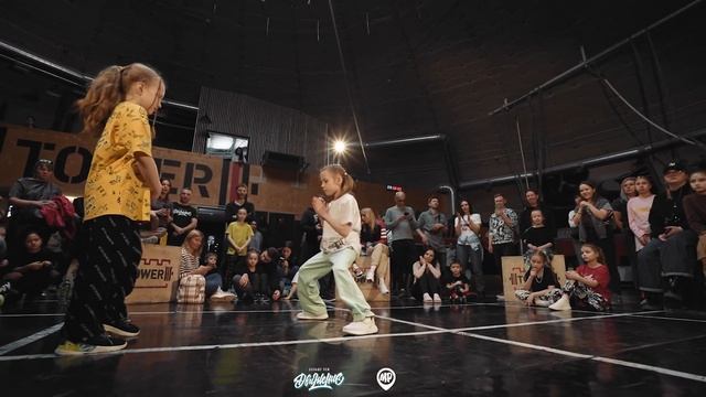 Маккензи vs Tata / FINAL / Hip Hop Дети до 7 лет / ДВИЖЕНИЕ Battle смотреть онлайн