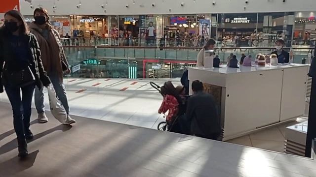 Прогулка до крупнейшего торгового центра "Авиапарк" Москва осень 2021 смотреть онлайн
