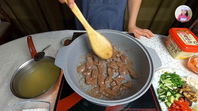 Корейский Традиционный Суп! ПОХМЕЛЬНЫЙ СУП. КОРЕЙСКАЯ КУХНЯ Проще простого! #12 смотреть онлайн