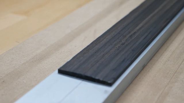 Radiusing and Slotting an Ebony Guitar Fretboard (G&W Radius Jig + StewMac Fret Slotting Blade) смотреть онлайн