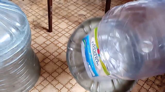 Кормушка для кур из пластиковых бутылок смотреть онлайн