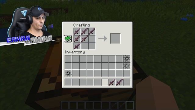 How to make a throwable SPINNING BLADE in Minecraft! смотреть онлайн
