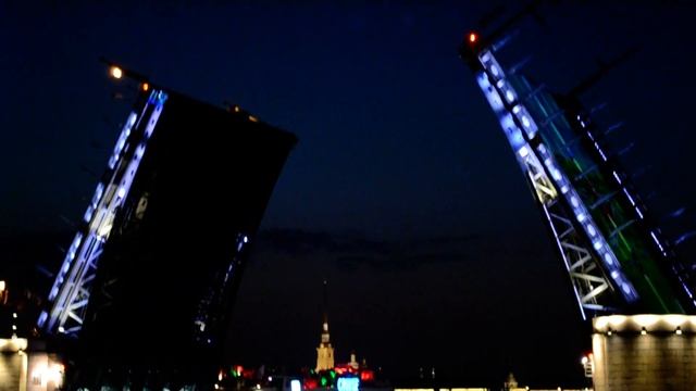 Развод мостов Петербурга с борта теплохода смотреть онлайн